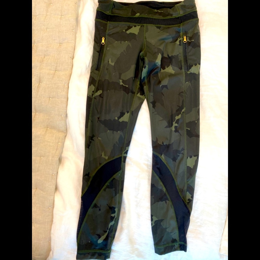Lululemon Set: Inspire Pants 7/8 & Racerback Tank